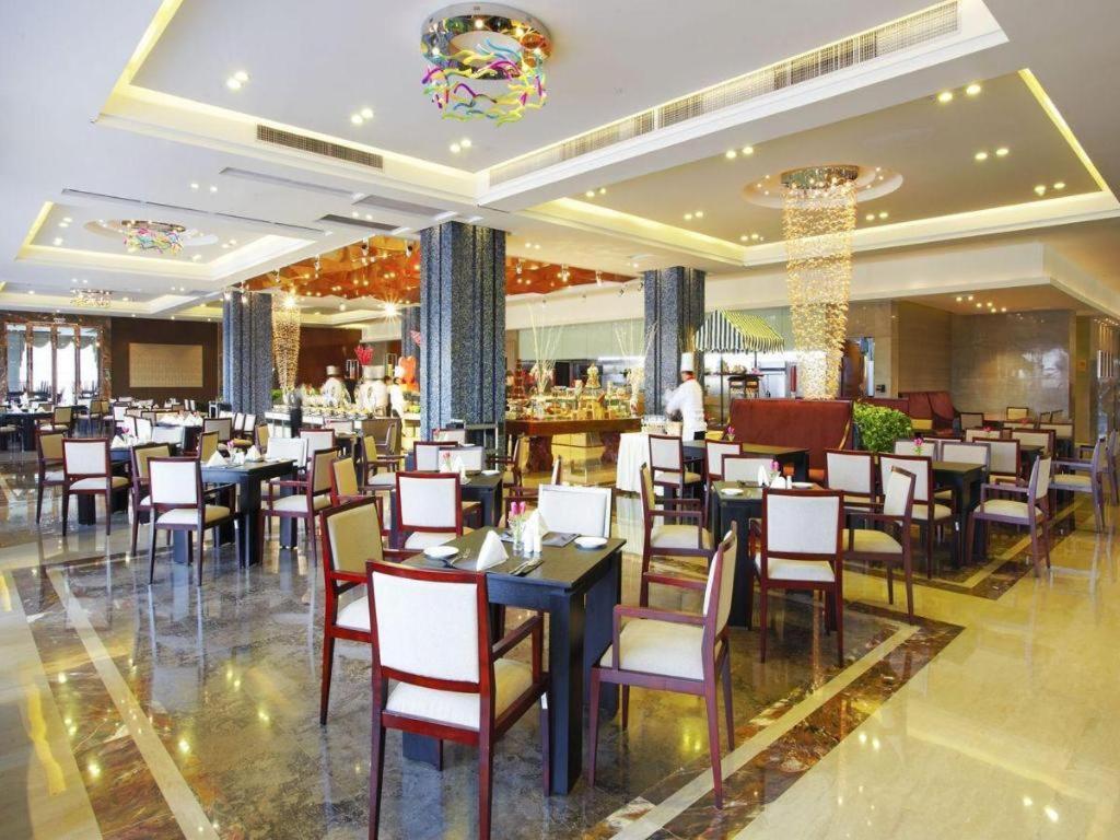 Eurasia Convention International Hotel Wuhan Exterior foto